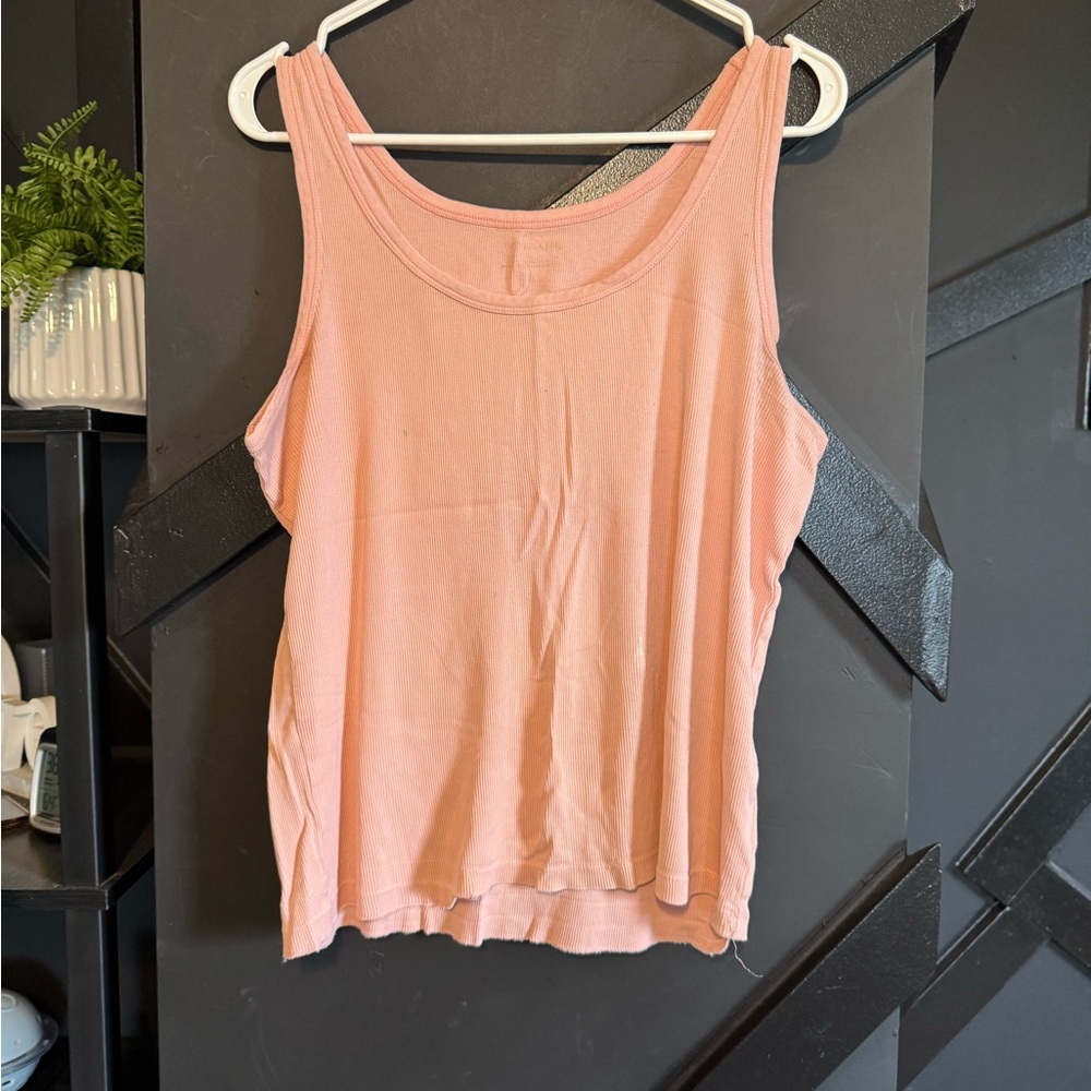 Women’s Peach Ribbed Tank Top Size XL Small Holes on Strap – See Photos